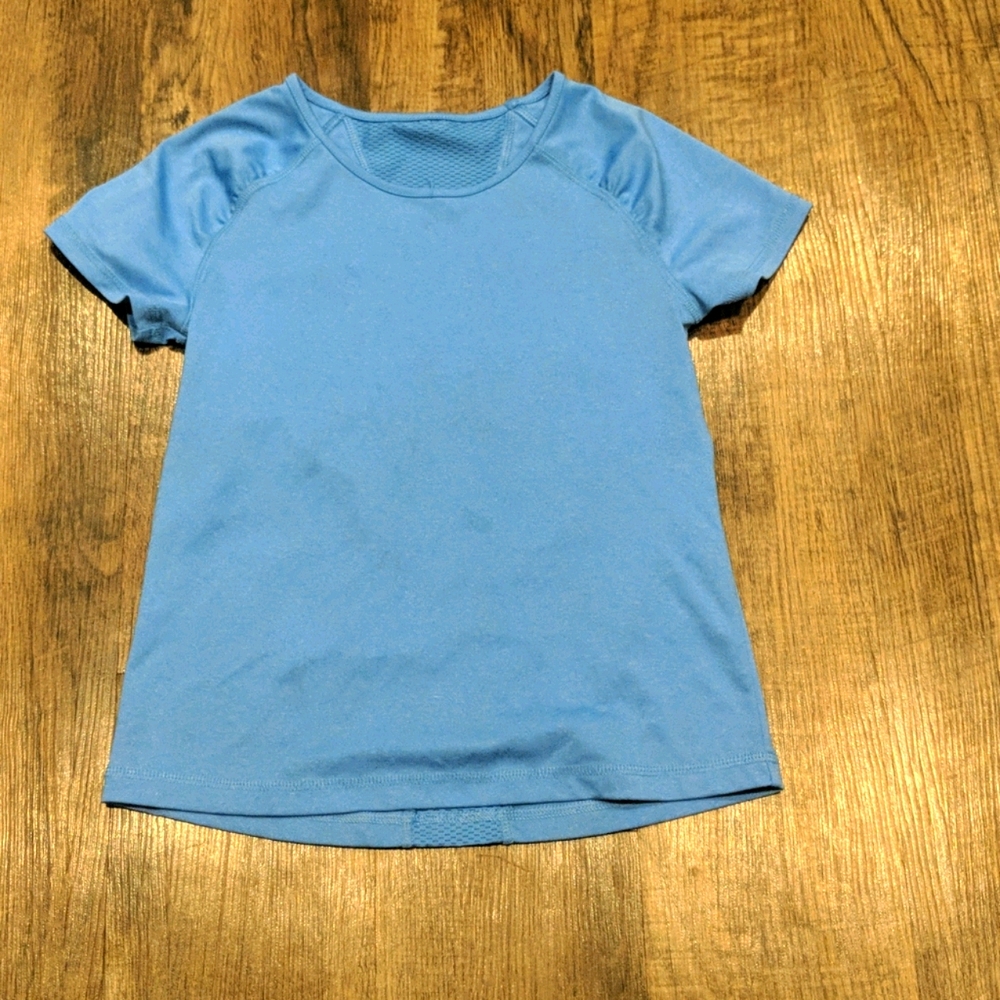 Athletic shirt